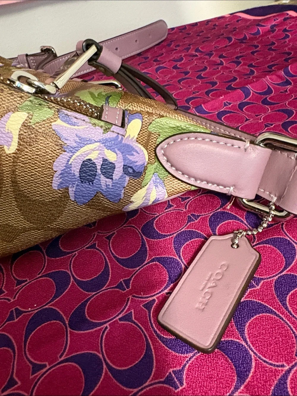Coach Signature Canvas Lily Print Belt Bag (Style F75701)